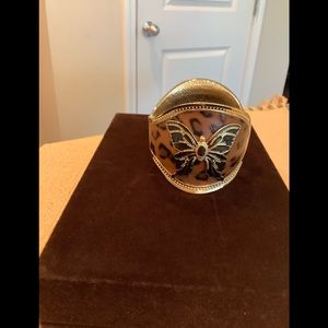 😊Gold plated leopard leather and butterfly cuff bracelet 2” diameter with hinge